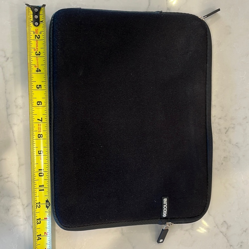 Incase laptop case